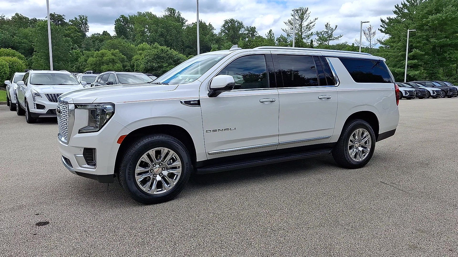 Used 2024 GMC Yukon XL Denali w/ Max Trailering Package AWD/4WD image 5