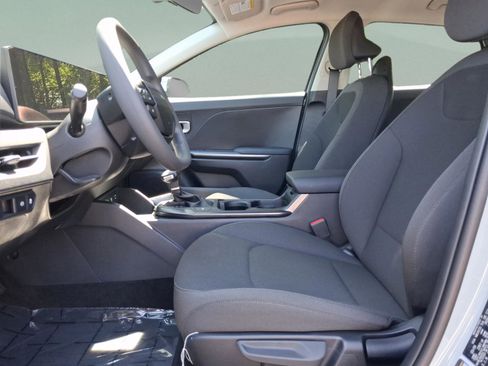New 2026 Kia K4 FWD image 24