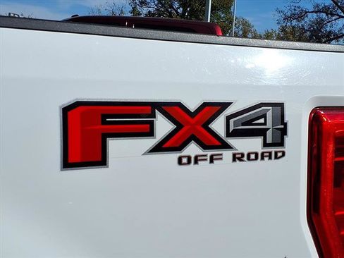 Used 2017 Ford F250 XLT w/ XLT Value Package image 3