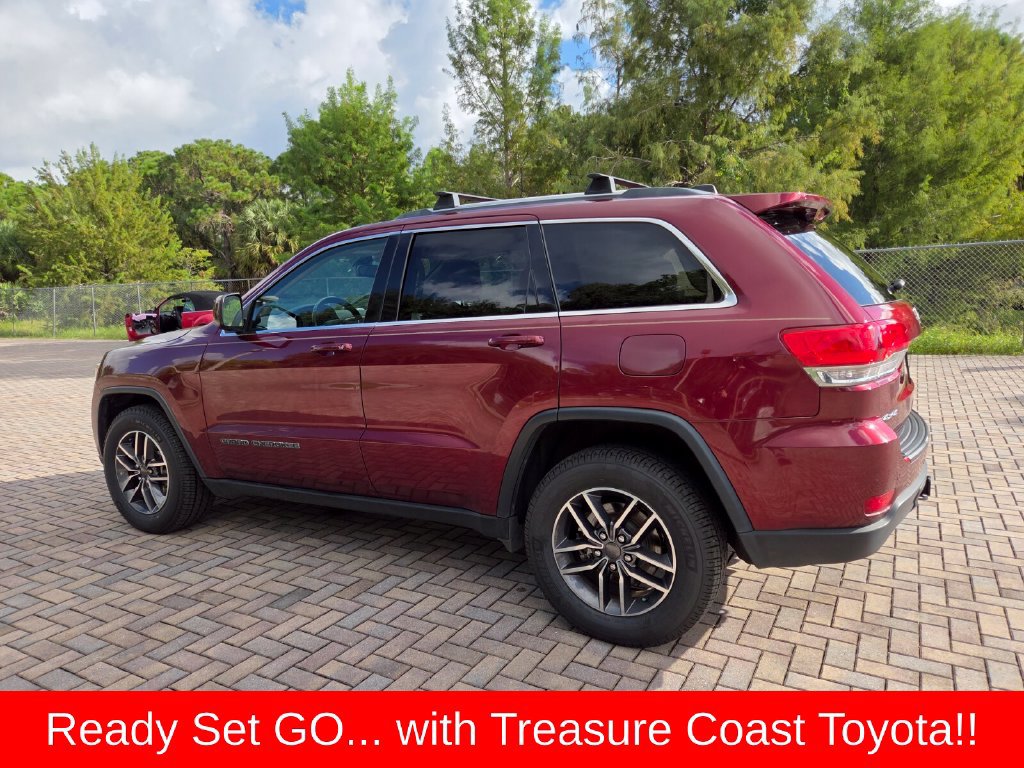 Used 2019 Jeep Grand Cherokee Laredo w/ 18" Wheel & 8.4" Radio Group AWD/4WD image 10