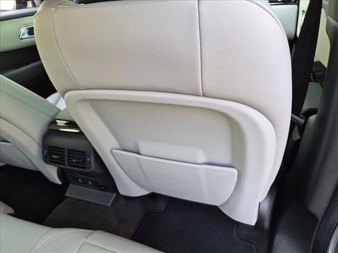 Used 2026 Land Rover Range Rover Velar S AWD/4WD image 16