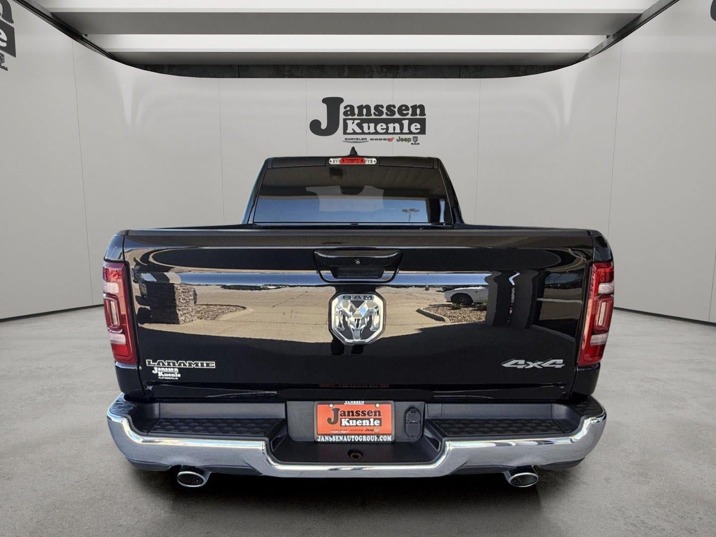 Used 2024 RAM 1500 Laramie AWD/4WD image 3