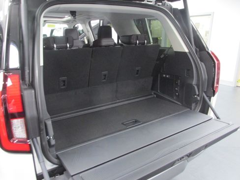 New 2025 Ford Expedition Platinum image 24