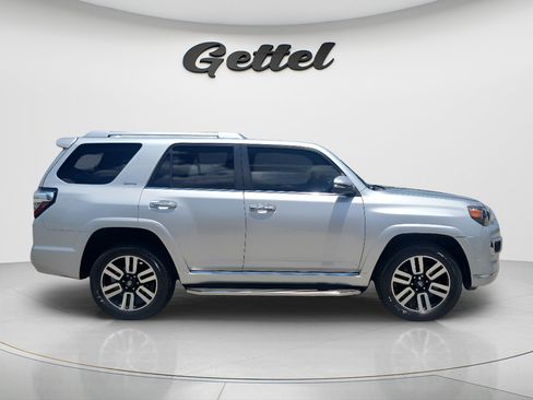 Used 2017 Toyota 4Runner Limited AWD/4WD image 4