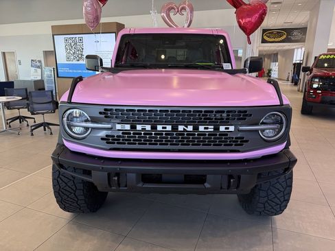 New 2025 Ford Bronco Badlands image 2