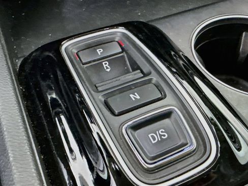 Used 2023 Honda Pilot LX image 17