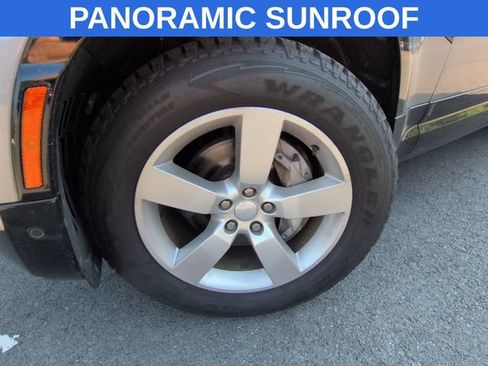 Used 2023 Land Rover Defender 130 X-Dynamic SE AWD/4WD image 7