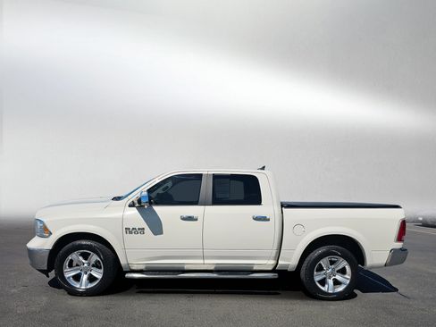 Used 2017 RAM 1500 Laramie w/ Convenience Group AWD/4WD image 2