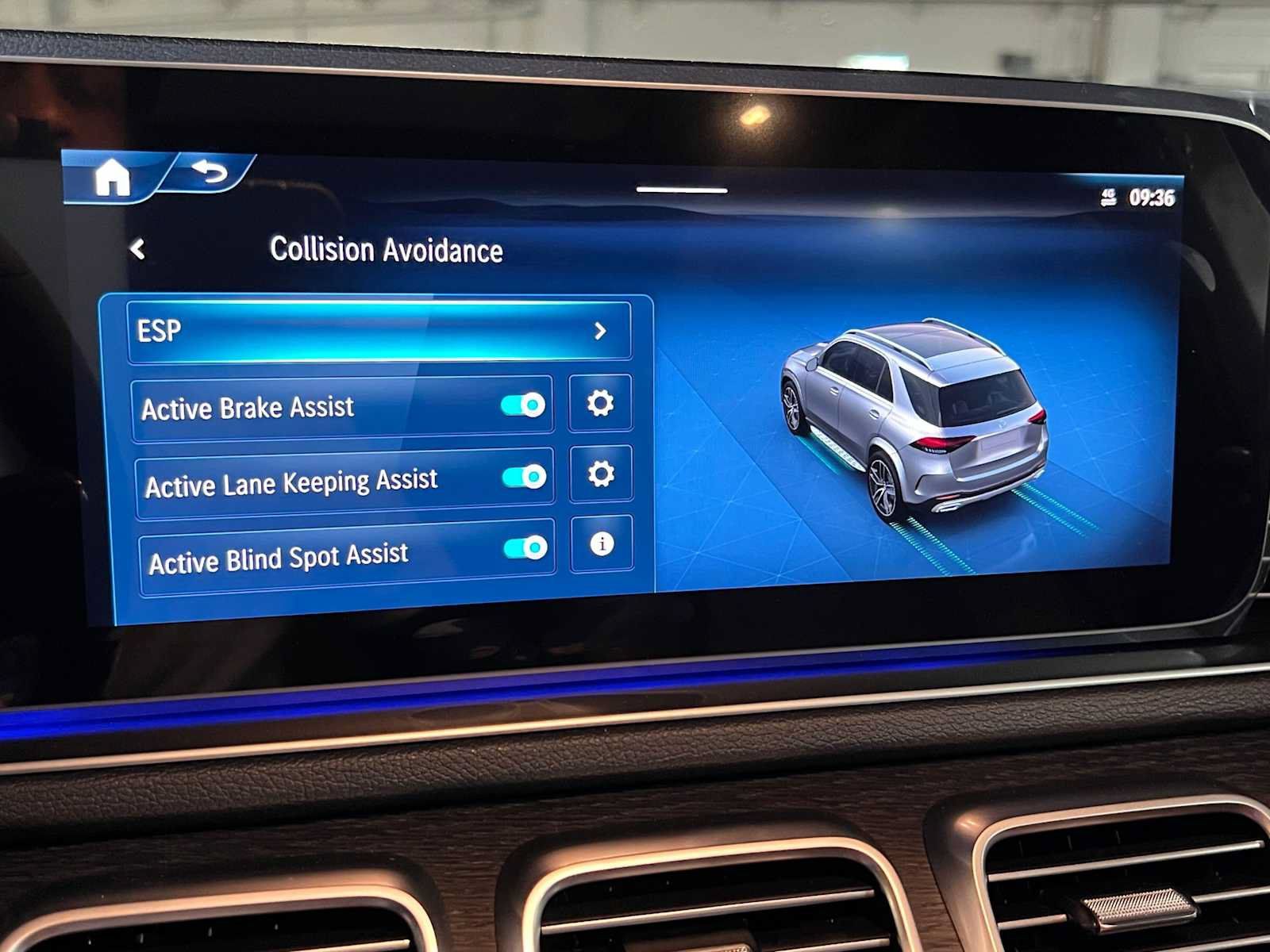New 2026 Mercedes-Benz GLE 450e 4MATIC image 39