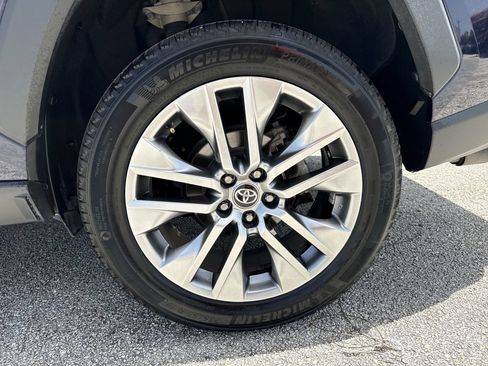 Certified 2022 Toyota RAV4 XLE Premium FWD image 19