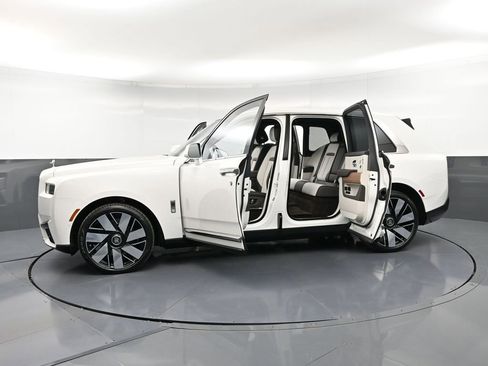 New 2026 Rolls-Royce Cullinan AWD/4WD image 41