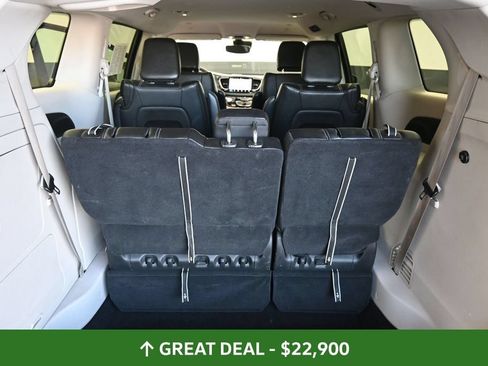 Used 2023 Chrysler Pacifica Touring-L FWD image 25