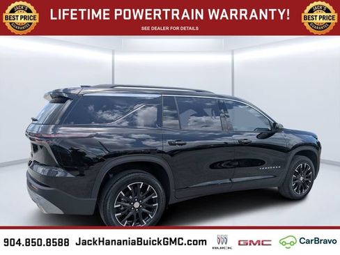 Used 2026 Chevrolet Traverse LT w/ Sun and Wheel Package FWD image 3