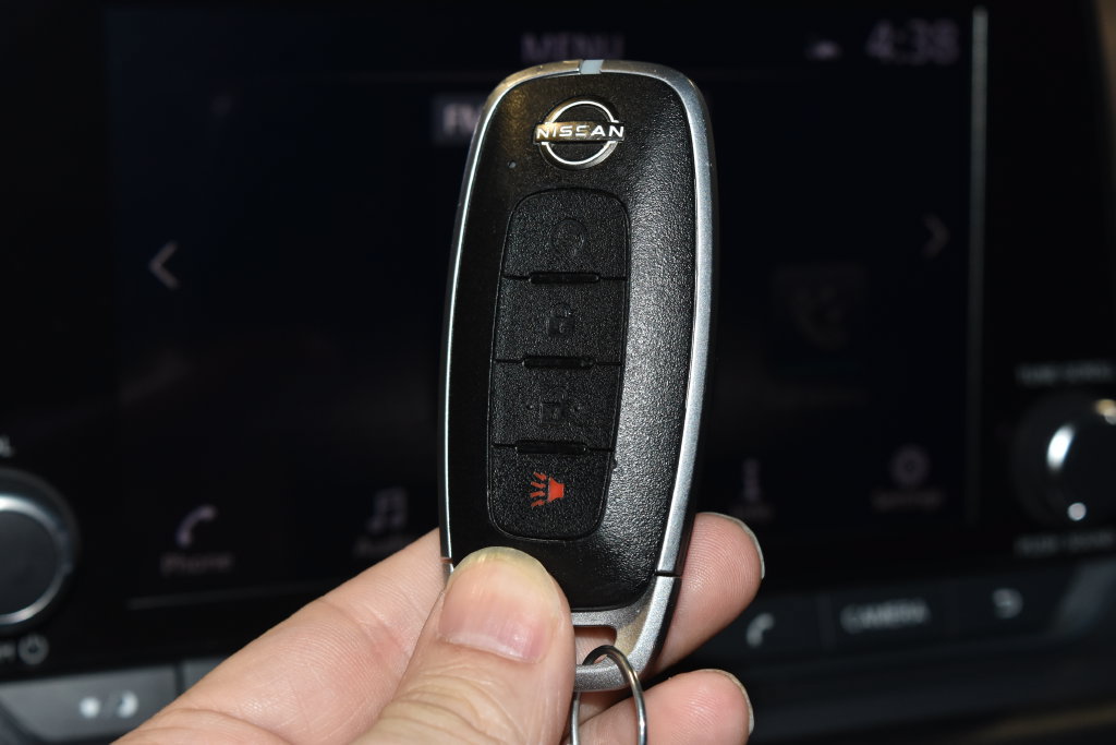 Used 2023 Nissan Rogue SV AWD/4WD image 18