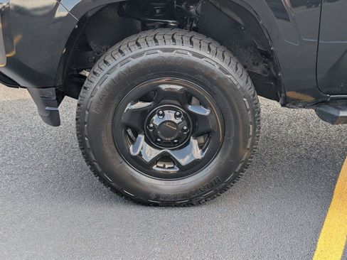 Used 2021 Toyota Tacoma 4x4 Double Cab image 11