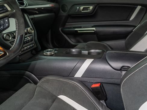 Used 2022 Ford Mustang Shelby GT500 w/ Carbon Fiber Track Pack image 35