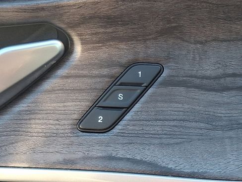 Used 2023 Jeep Grand Cherokee Limited image 24