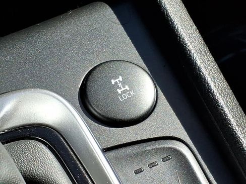 Used 2023 Hyundai Kona SEL w/ Convenience Package image 17