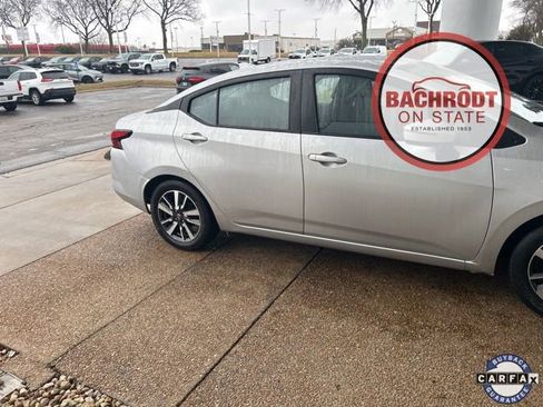 Used 2021 Nissan Versa SV image 4