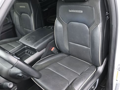 Used 2020 RAM 1500 Laramie w/ Sport Appearance Package AWD/4WD image 21