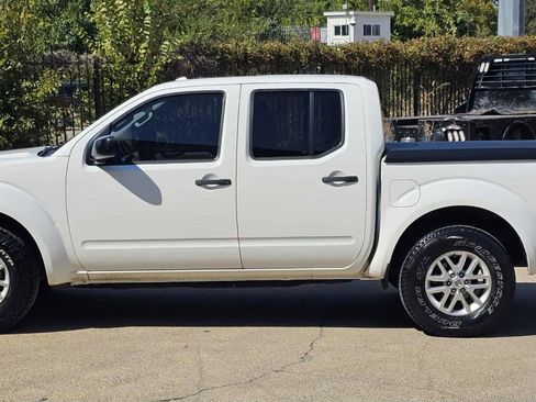 Used 2014 Nissan Frontier SV image 6