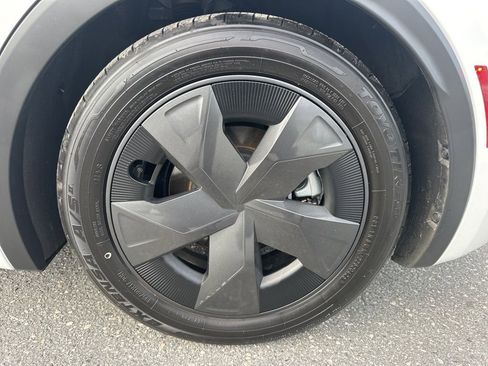 Used 2025 Toyota Prius LE image 29