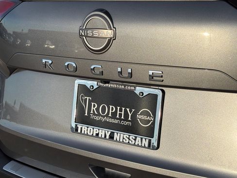 Certified 2023 Nissan Rogue SV image 8