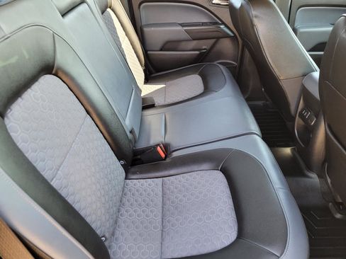 Used 2017 Chevrolet Colorado Z71 image 12