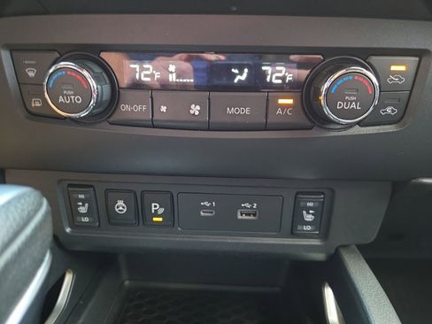 Used 2023 Nissan Frontier SV w/ Technology Package image 18