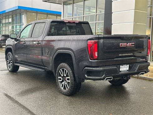 Used 2022 GMC Sierra 1500 AT4 w/ AT4 Premium Package image 3