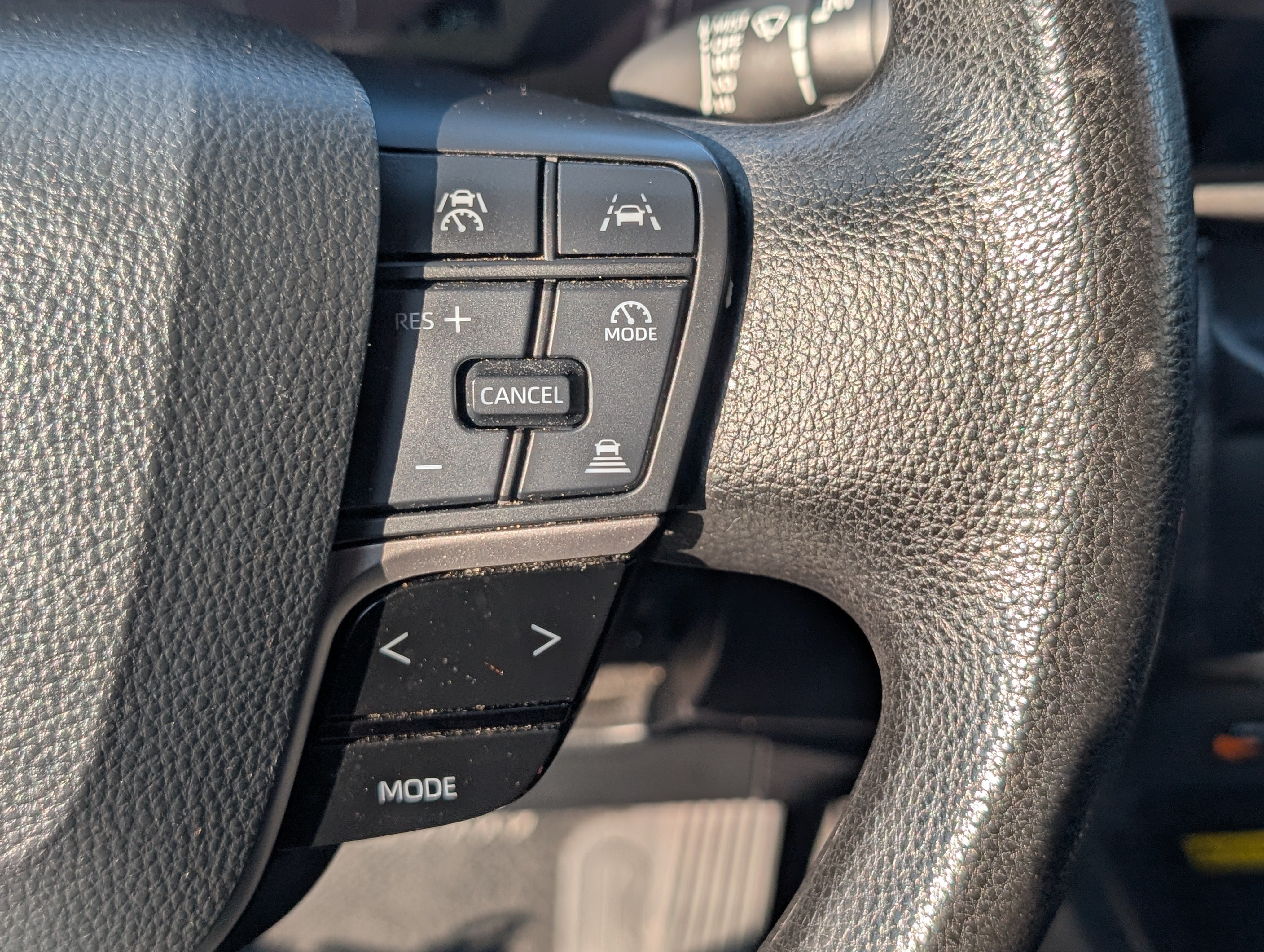 Used 2025 Toyota Camry LE FWD image 21