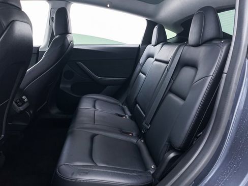 Used 2021 Tesla Model Y Long Range image 34