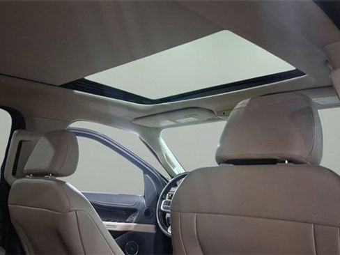 Used 2024 Ford Expedition Limited image 16