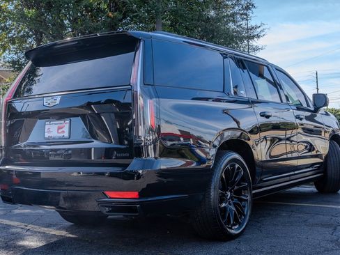 Used 2024 Cadillac Escalade ESV Sport Platinum w/ LPO, ONYX Package image 31