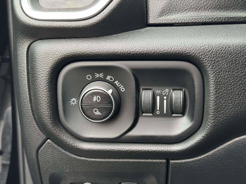 Used 2024 RAM 1500 Laramie AWD/4WD image 22