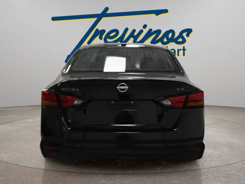 Used 2024 Nissan Altima 2.5 SV FWD image 10
