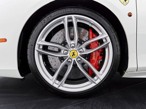 Used 2018 Ferrari 488 Spider RWD image 3
