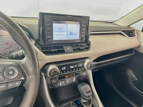Used 2020 Toyota RAV4 XLE w/ All Weather Liner Package AWD/4WD image 15