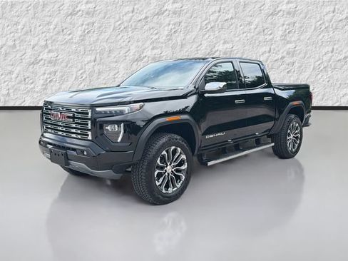 Used 2025 GMC Canyon Denali AWD/4WD image 7
