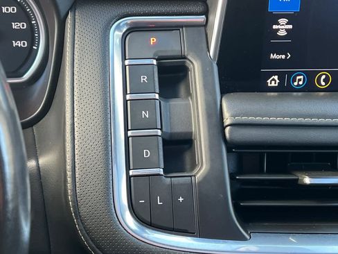 Used 2021 Chevrolet Tahoe Premier w/ Premium Package image 24