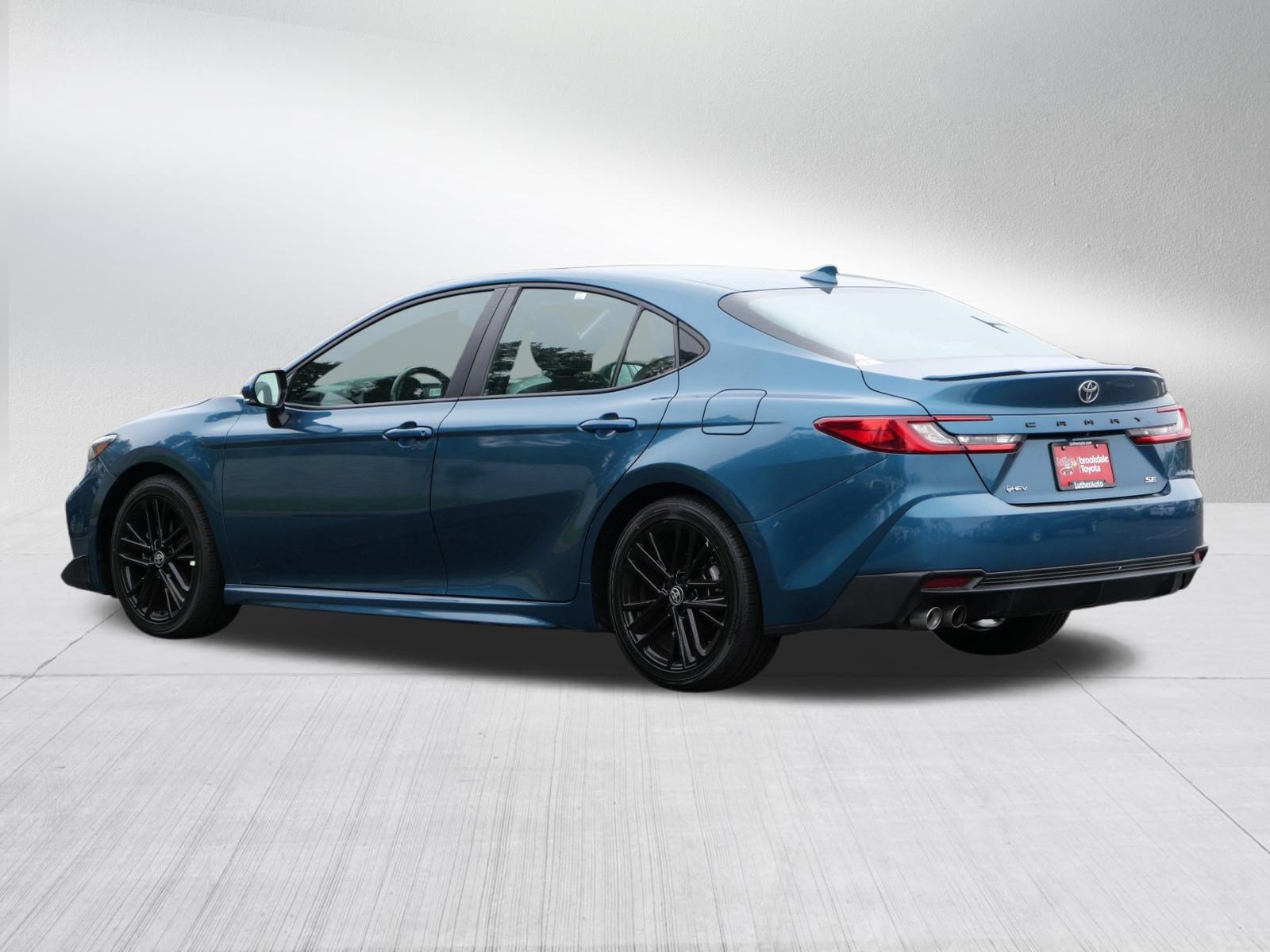 Certified 2025 Toyota Camry SE FWD image 5