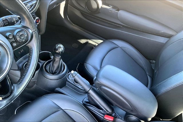 Used 2018 MINI Cooper 2-Door Hardtop FWD image 15