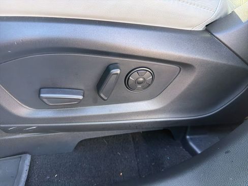 Used 2025 Ford Explorer Platinum w/ Ultimate Package image 29