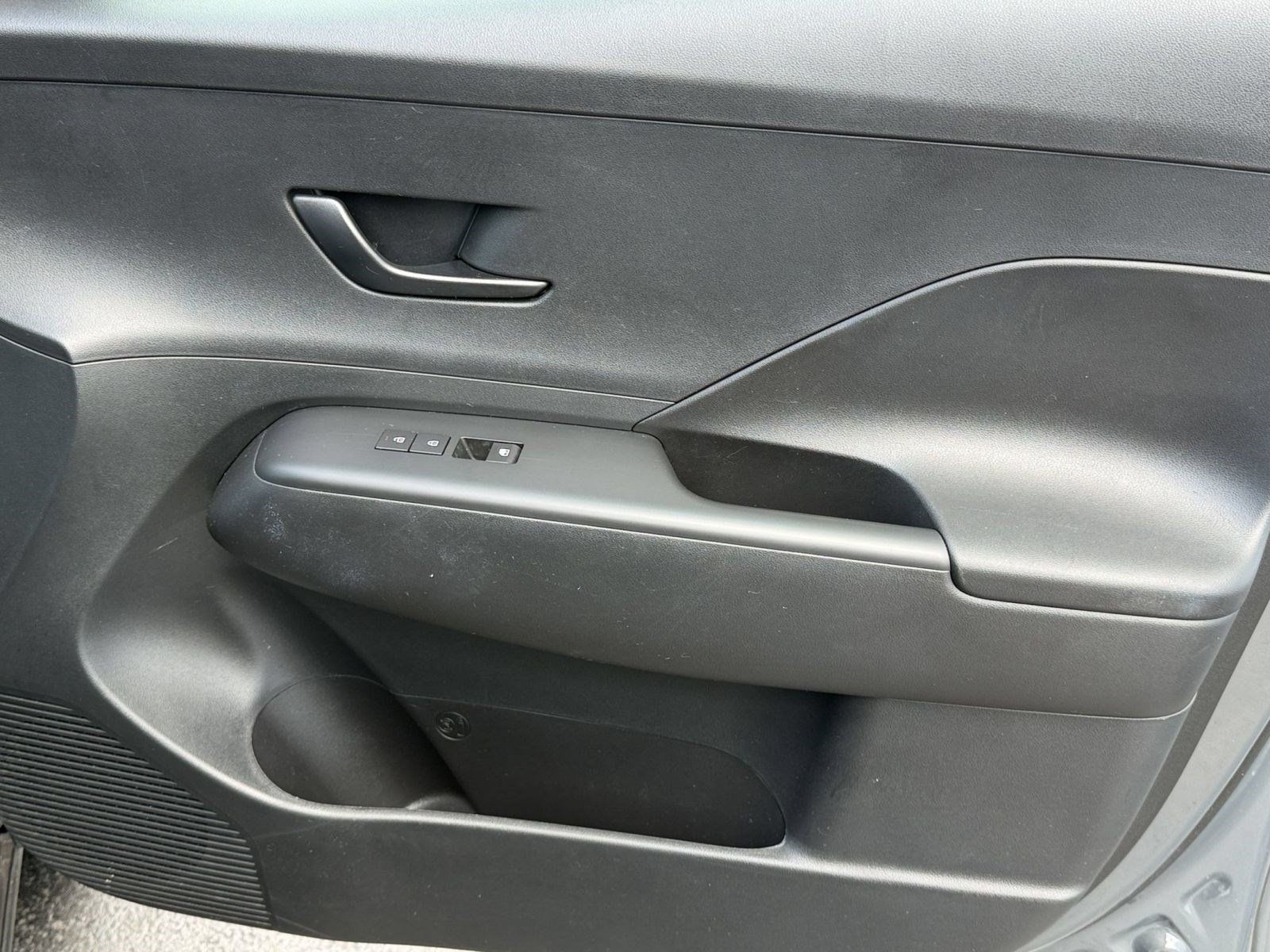 Used 2026 Hyundai Kona SEL Sport FWD image 34
