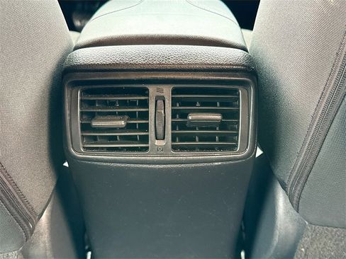 Used 2018 Nissan Rogue S image 24