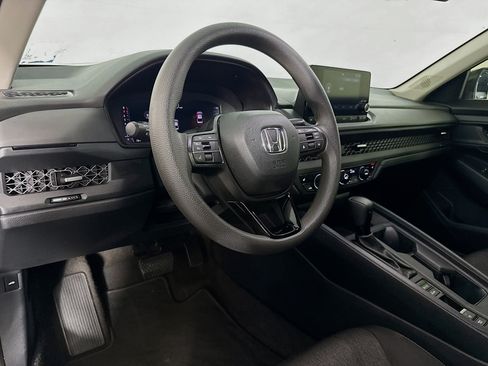 Used 2023 Honda Accord EX image 31