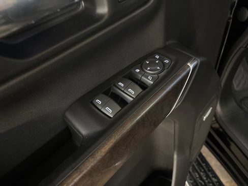 Used 2022 GMC Sierra 1500 Denali w/ Denali Premium Package image 16