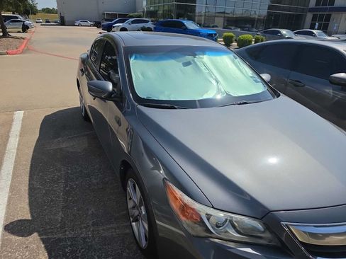 Used 2014 Acura ILX w/ Premium Package FWD image 3