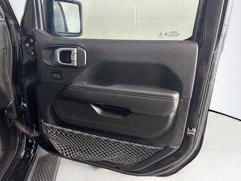 Used 2023 Jeep Wrangler Sahara w/ Cold Weather Group image 32