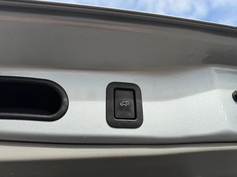 Used 2016 Toyota Highlander Limited Platinum image 11